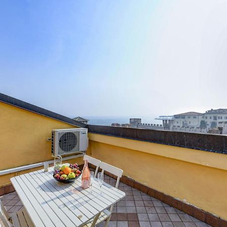 Sunset Apartment Home & Terrace ซีร์มิโอเน ภายนอก รูปภาพ