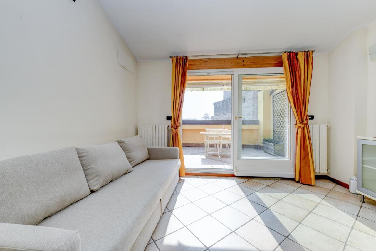 Sunset Apartment Home & Terrace ซีร์มิโอเน ภายนอก รูปภาพ