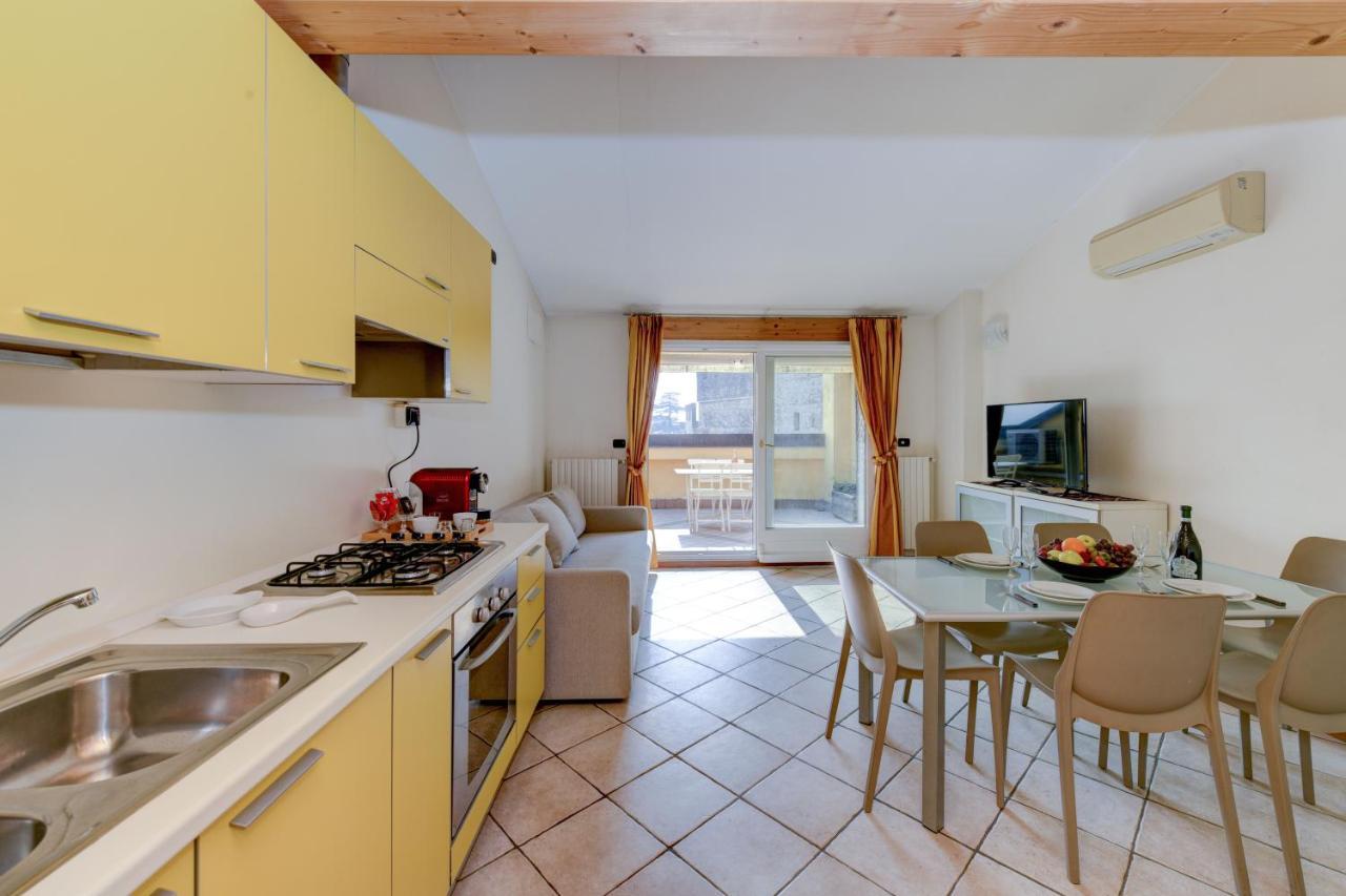 Sunset Apartment Home & Terrace ซีร์มิโอเน ภายนอก รูปภาพ