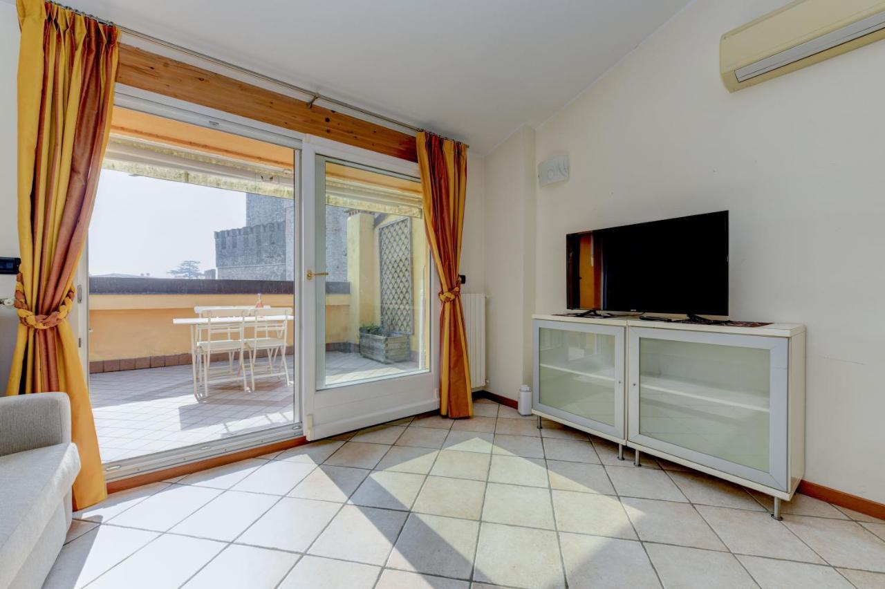 Sunset Apartment Home & Terrace ซีร์มิโอเน ภายนอก รูปภาพ