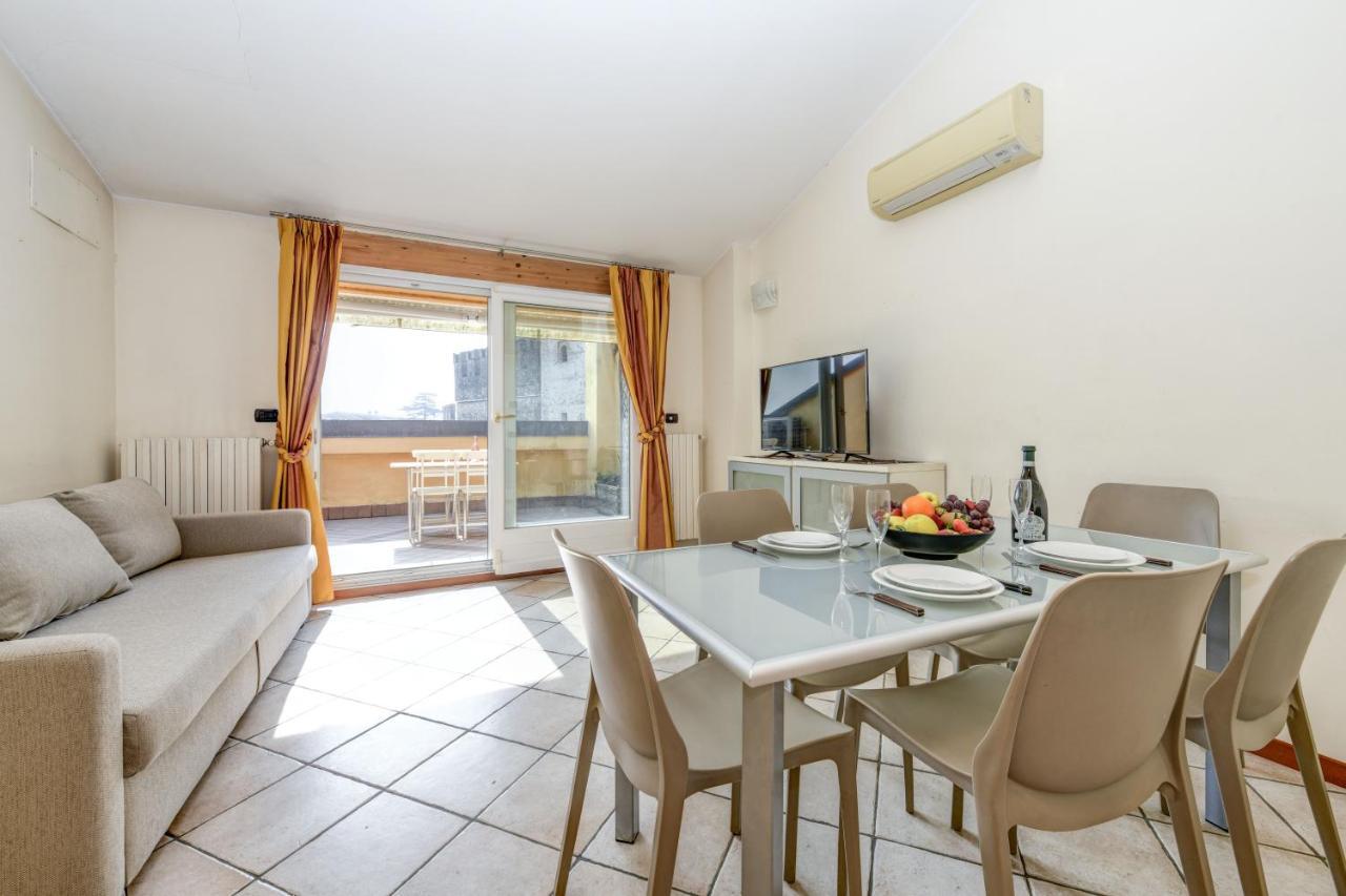 Sunset Apartment Home & Terrace ซีร์มิโอเน ภายนอก รูปภาพ