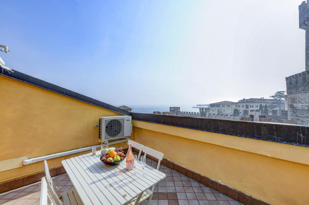 Sunset Apartment Home & Terrace ซีร์มิโอเน ภายนอก รูปภาพ
